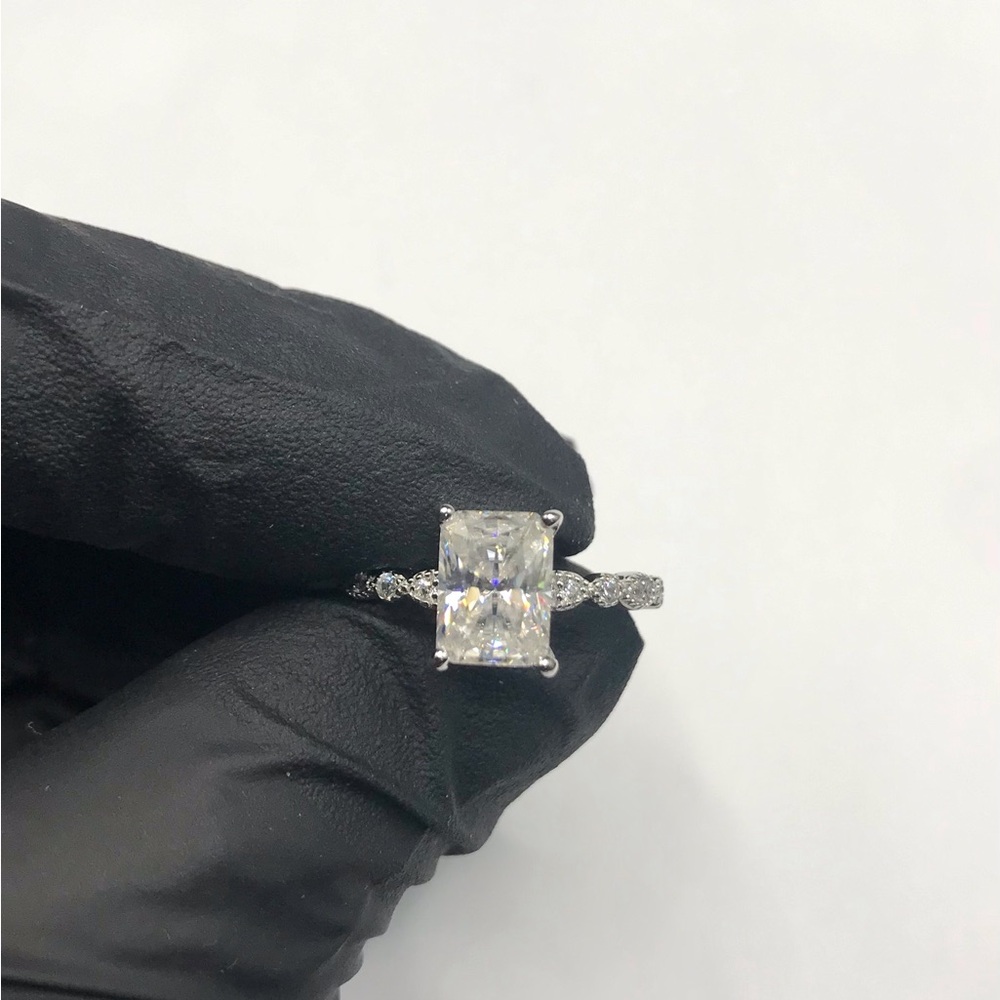 925 Sterling Silver 2.00CT MOISSANITE Women's Ring size 6,7 or 8 - Picture 14 of 17
